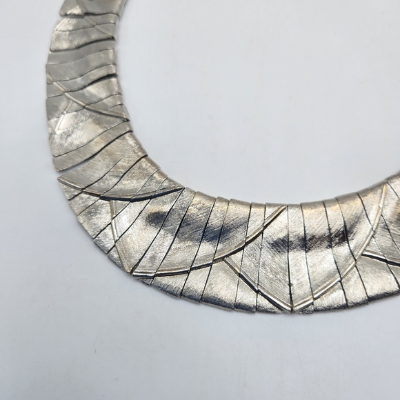 Les Bernard Choker Collar Necklace Egyptian Revival Silvertone Chunky Statement - Picture 5 of 5